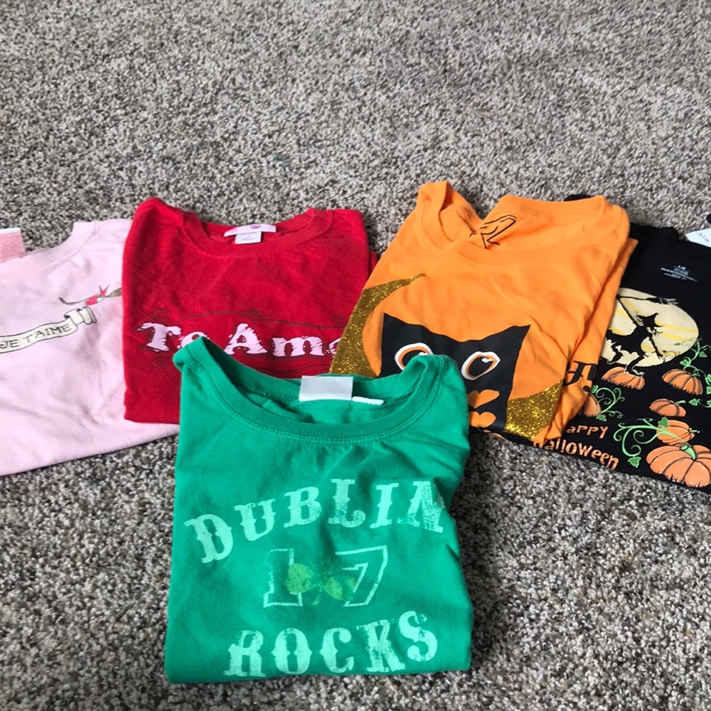 Holiday T-shirt bundle!! 💕❤️☘️🎃